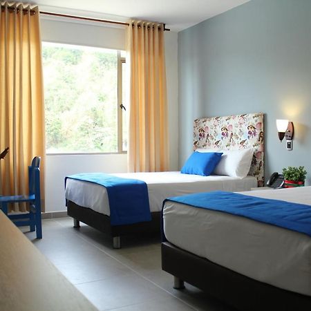 Hotel Ventura Loma Mesa de Ruitoque Екстериор снимка