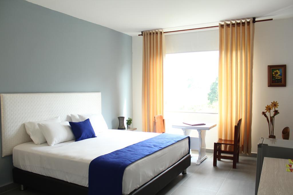 Hotel Ventura Loma Mesa de Ruitoque Екстериор снимка