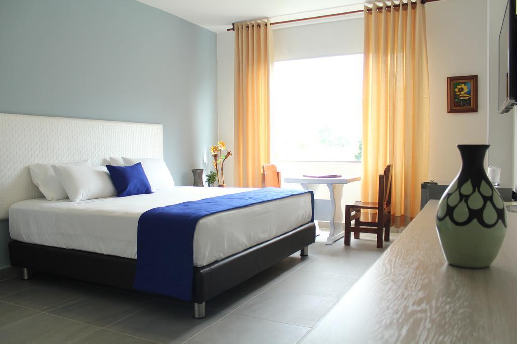 Hotel Ventura Loma Mesa de Ruitoque Екстериор снимка