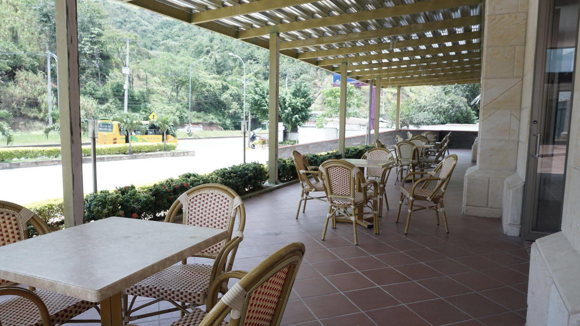 Hotel Ventura Loma Mesa de Ruitoque Екстериор снимка