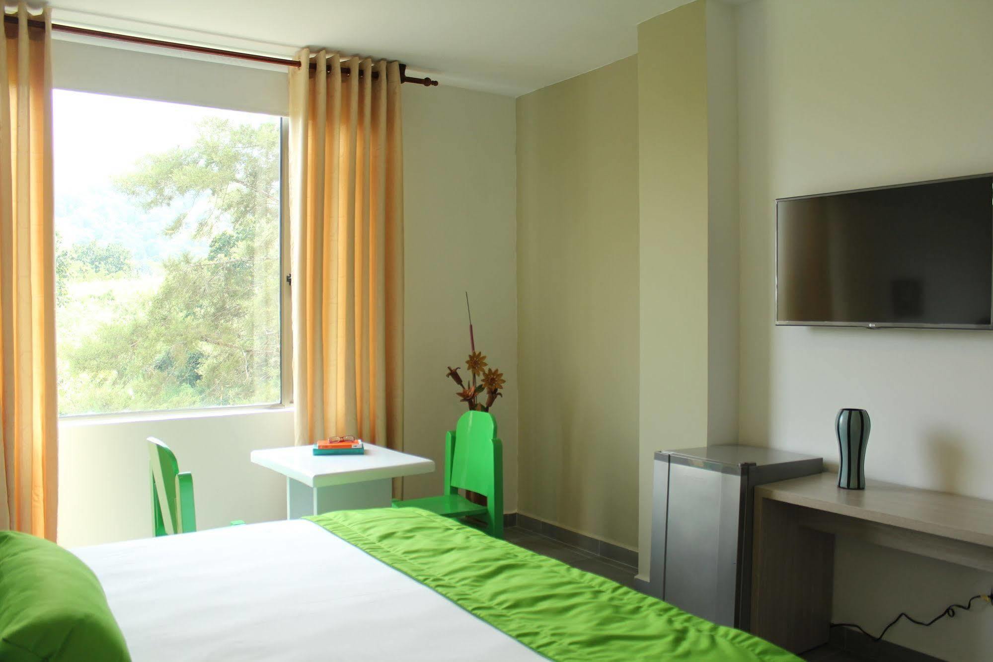Hotel Ventura Loma Mesa de Ruitoque Екстериор снимка
